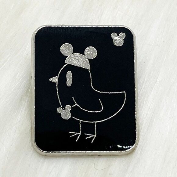 🔮 5/$25‎ Disney Bird With Mouse Ears Pin - Picture 1 of 3
